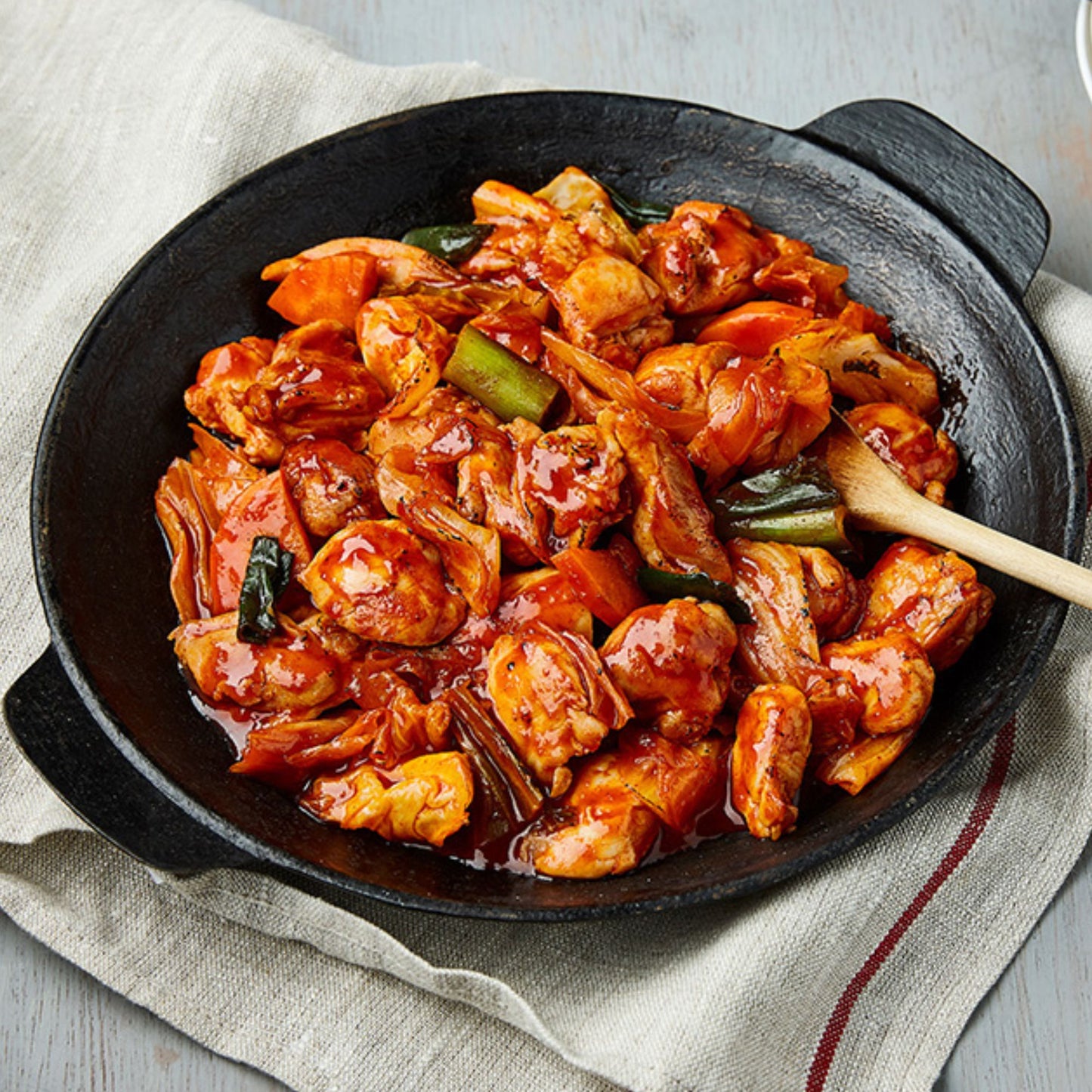 비조리 순살 닭갈비 / Carne de Pollo Con Salsa Dulce Picante