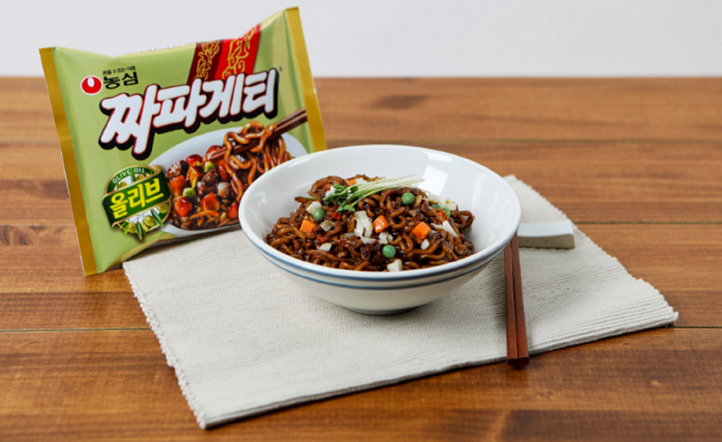 짜파게티 / Sopa Instantáneo Ramen Coreano Salsa Negro Dulce Nongshim Chapaguetti 1 Bolsa