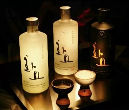 화요 25도 / Licor Coreano Soju Premium 25 Grado Hwayo 1 Botella