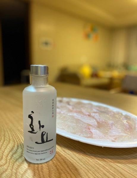 화요 25도 / Licor Coreano Soju Premium 25 Grado Hwayo 1 Botella