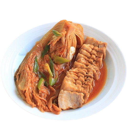 삼겹살 김치찜  / Carne de Cerdo Con Kimchi