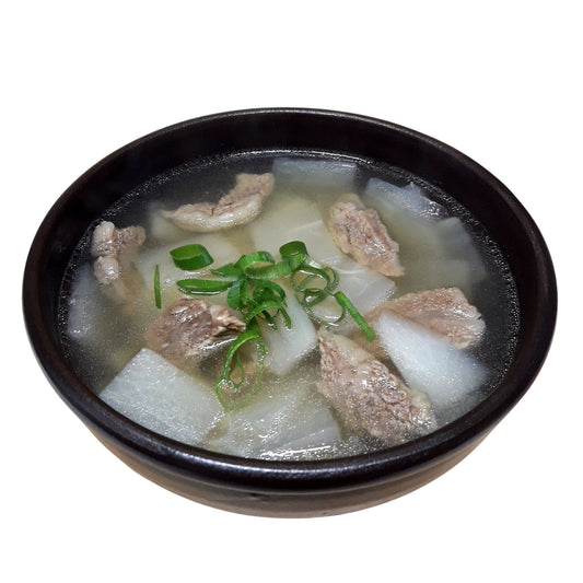 소고기 무국 / Sopa coreana suave con res y rábano blanco